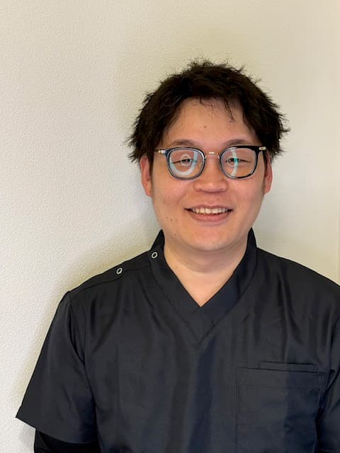 院長(柴田陽介氏)の顔写真